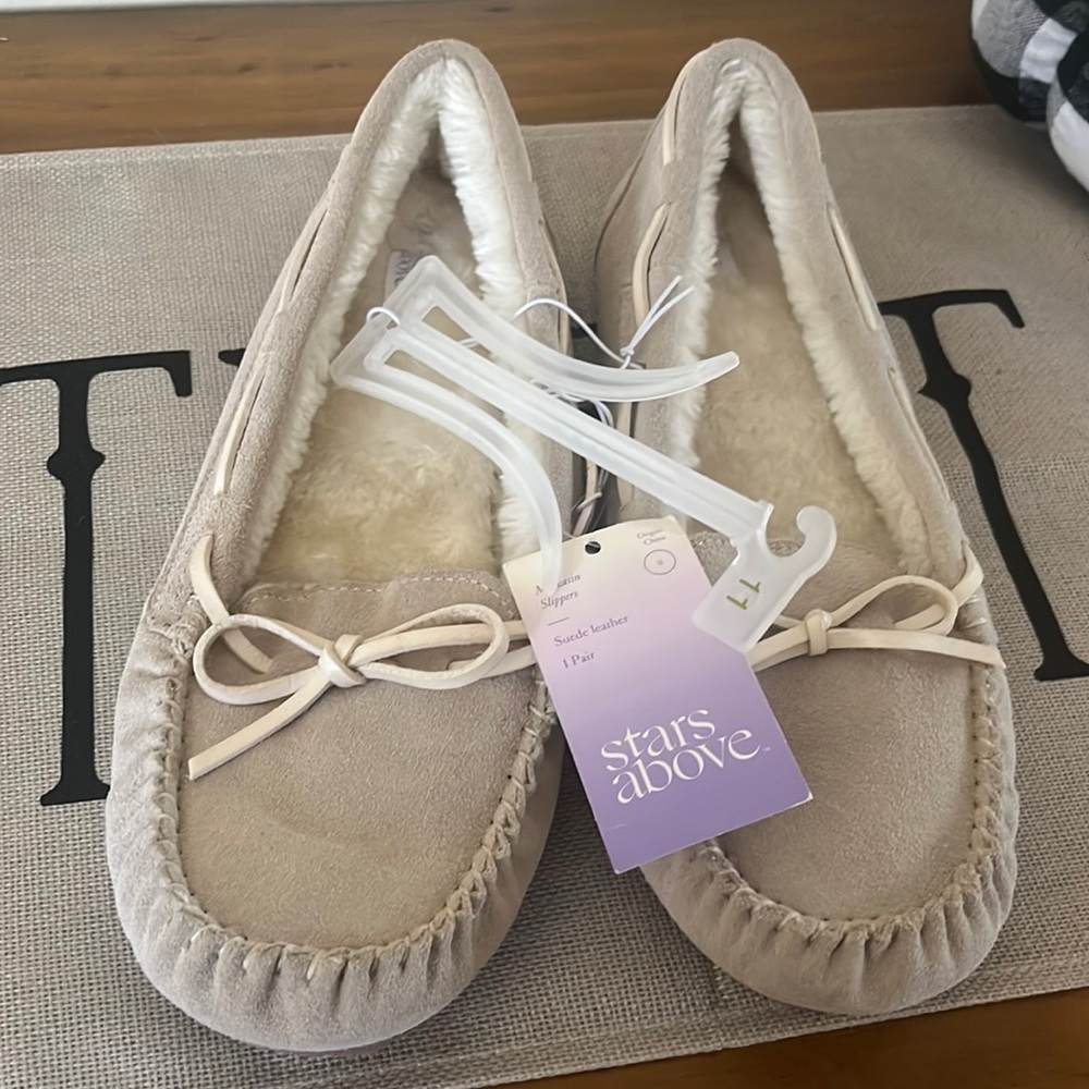 NWT! Stars Above Chaia Genuine Suede Moccasin Slippers